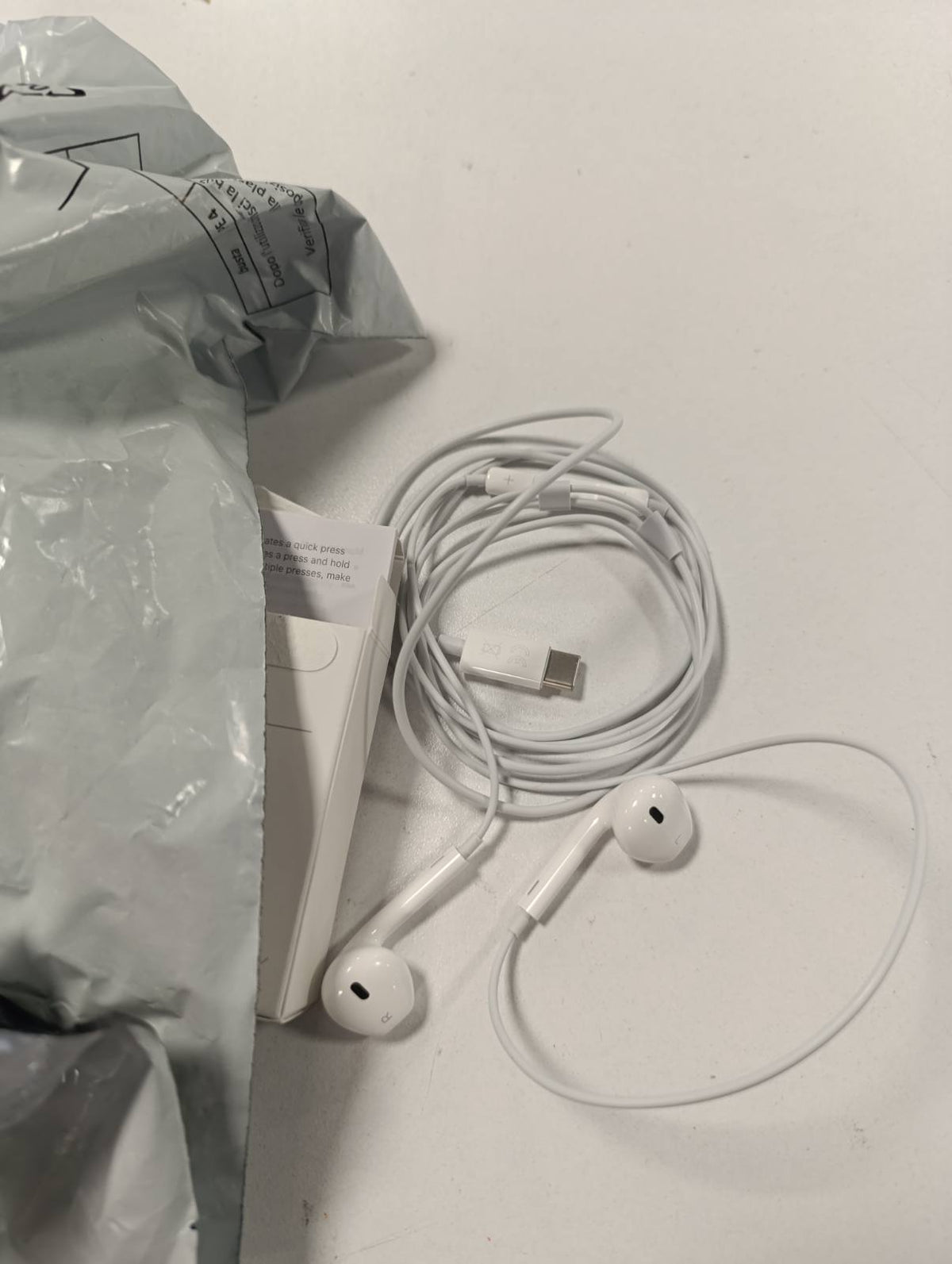 299759 - APPLE Kufje (USB-C)