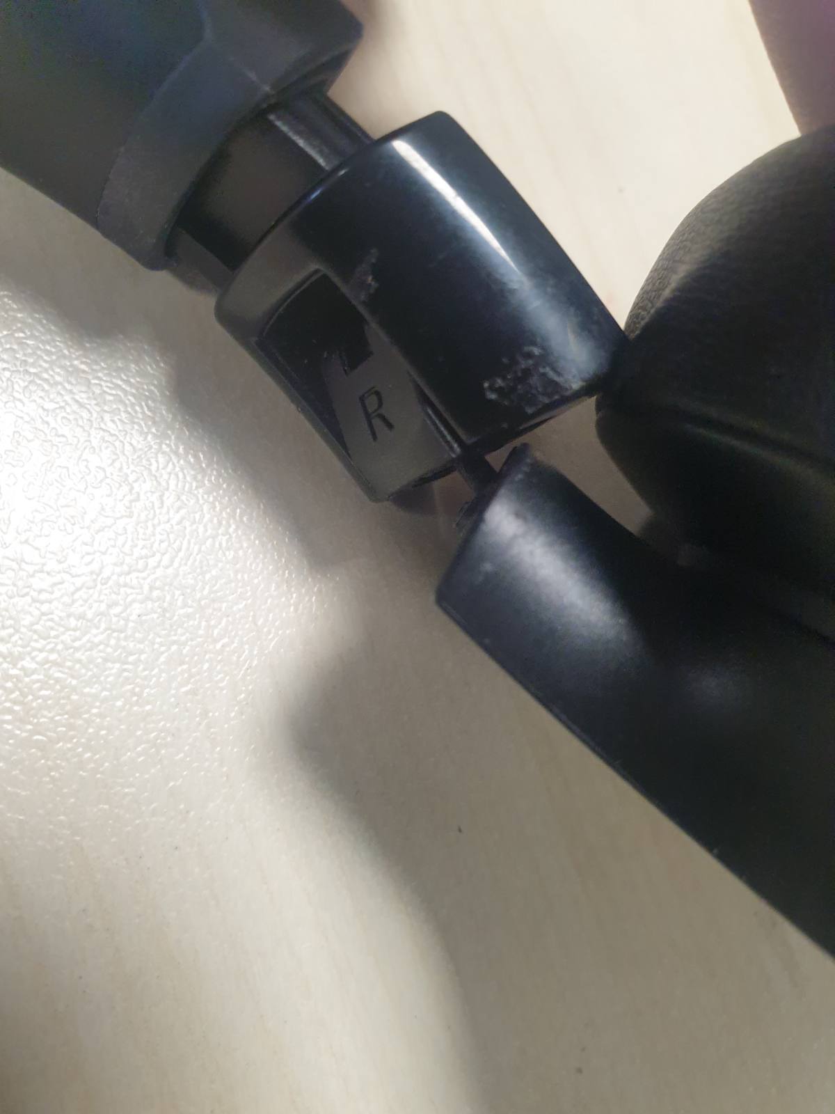 267792 - JBL TUNE 720BT, kufje pa tel në vesh, ngjyrë e zezë, JBL Pure Bass, Bluetooth 5.3, thirrje pa duar, kabllo audio, 76 orë jetëgjatësi baterie