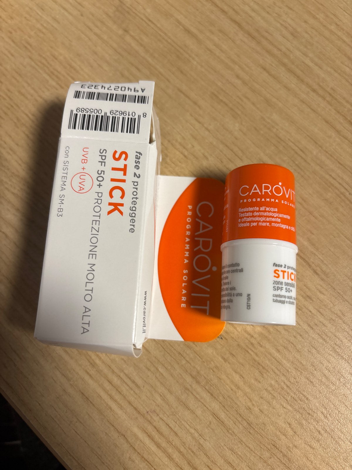 272320 - CAROVIT Shkëlqyes mbrojtës nga dielli, SPF 50+, 4 ml, transparent për mbrojtje nga rrezet UVB dhe UVA