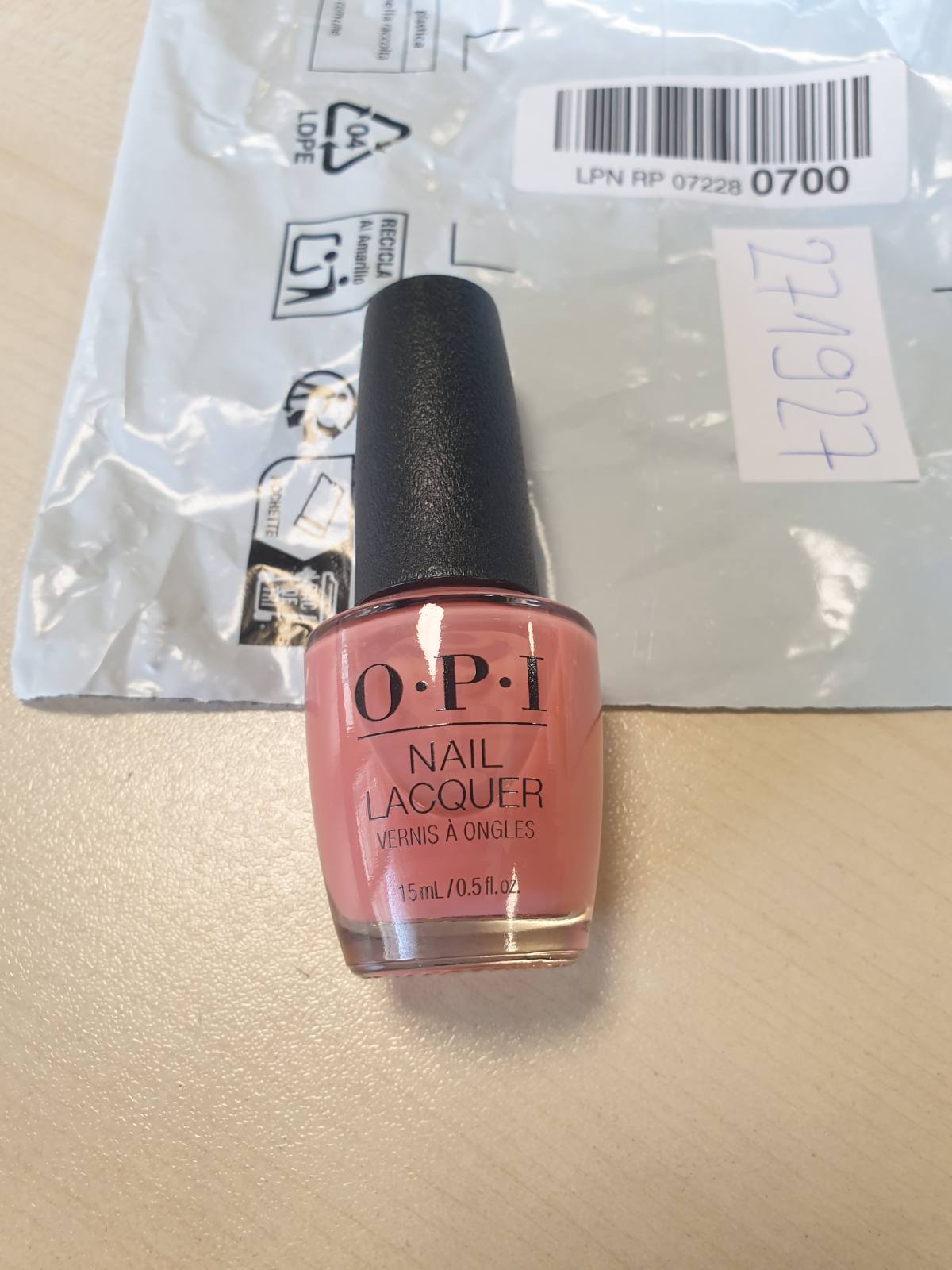 271927 - OPI Nail Lacquer Make 'Em Jelly Collection - Blushin' Pride, Llak i Kuq për Thonjtë, 15 ml, Rezistent ndaj kruajtjes dhe jetëgjatë