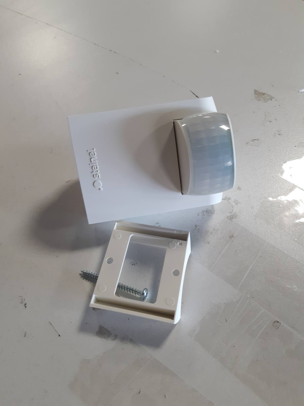 293348 - STEINEL Detektor Lëvizjeje IS 130-2, i Bardhë, për Jashtë/Brenda, Sensor Infra të Kuqe 130°, Rreze Maks. 12 m, IP54