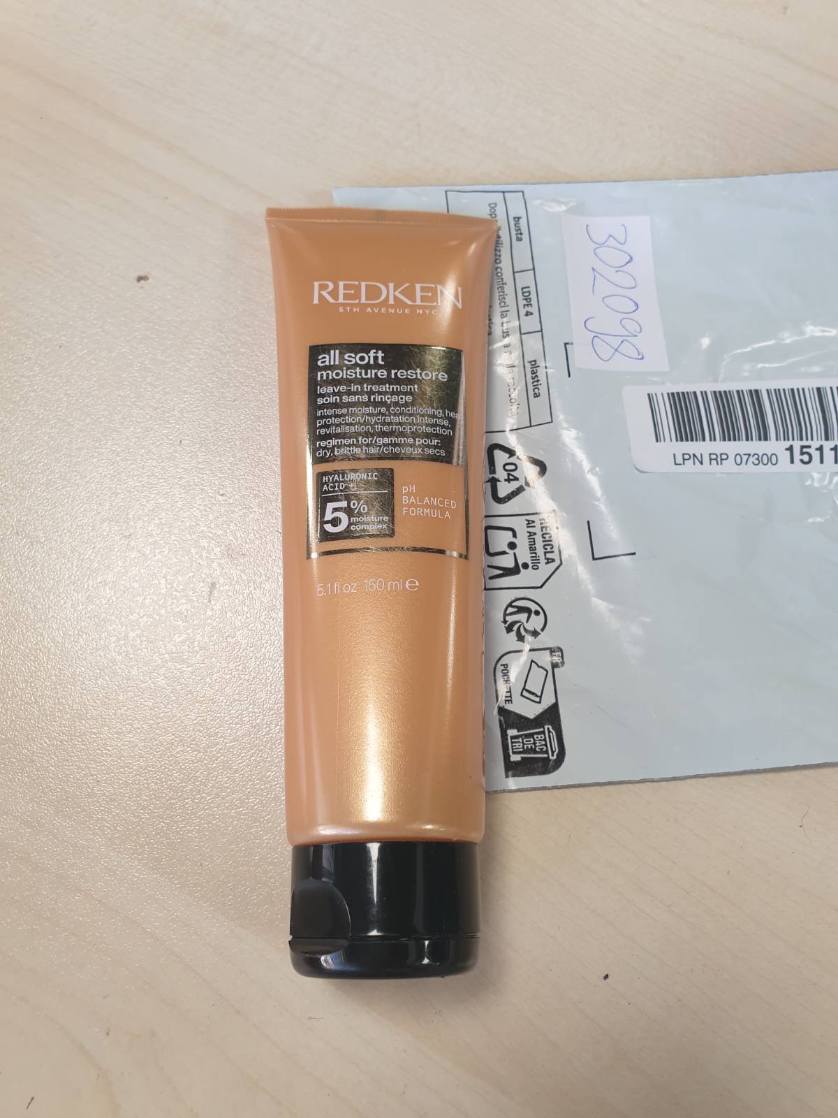 302098 - REDKEN Mbrojtës nga nxehtësia, 150 ml, hidraton dhe ruan lagështinë deri në 72 orë