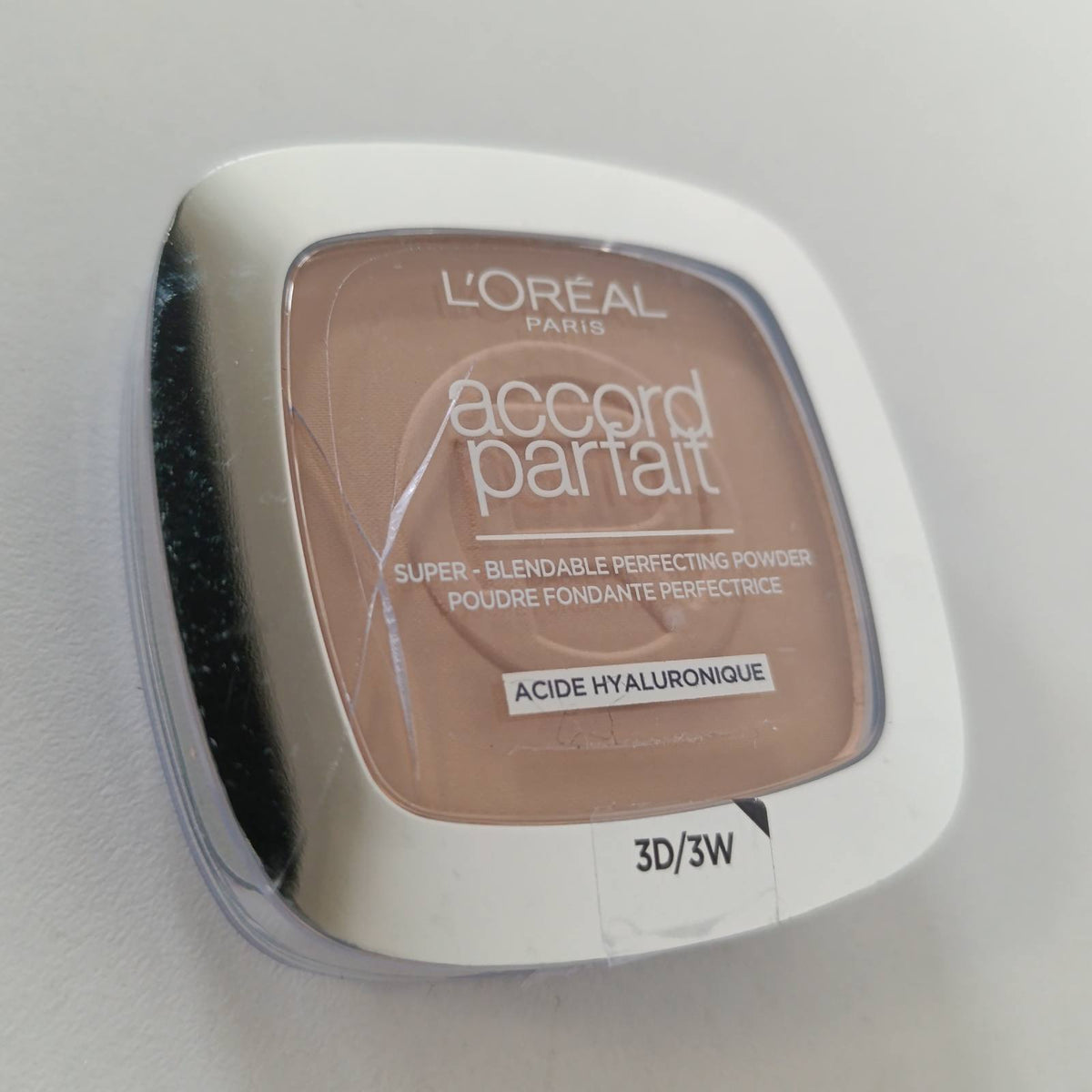 303378 - L'ORÉAL PARIS Pudër zbutëse dhe fiksuese, Për të gjitha llojet e lëkurës, 3D Beige Doré