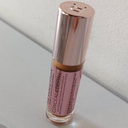 322122 - REVOLUTION Korrektor Conceal & Define, C13, 4g