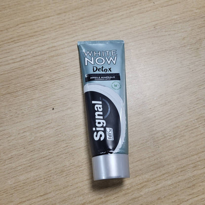 308261 - Signal Pasta Dhëmbësh Detoksifikuese Zbardhuese, me Argjilë dhe Qymyr Aktiv, 75 ml