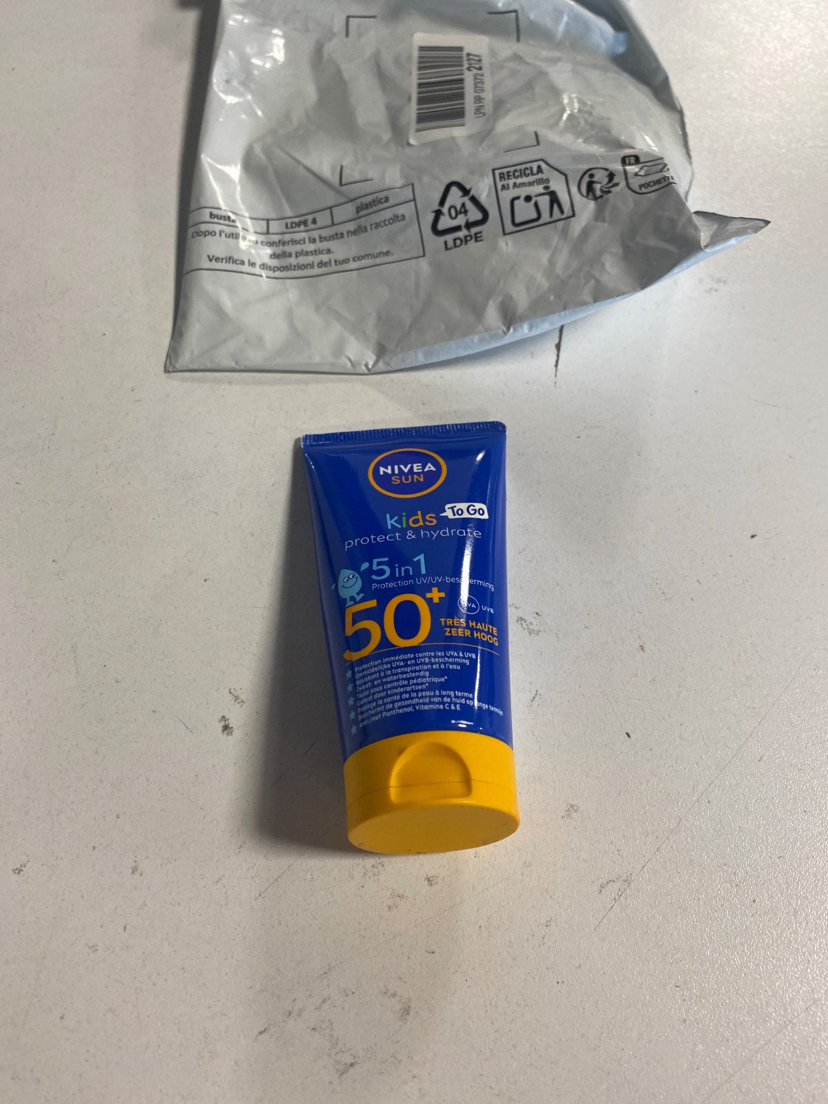 321821 - NIVEA SUN - Locion mbrojtës nga dielli për fëmijë - SPF 50+ - Madhësi udhëtimi (1 x 50 ml) - Rezistent ndaj ujit