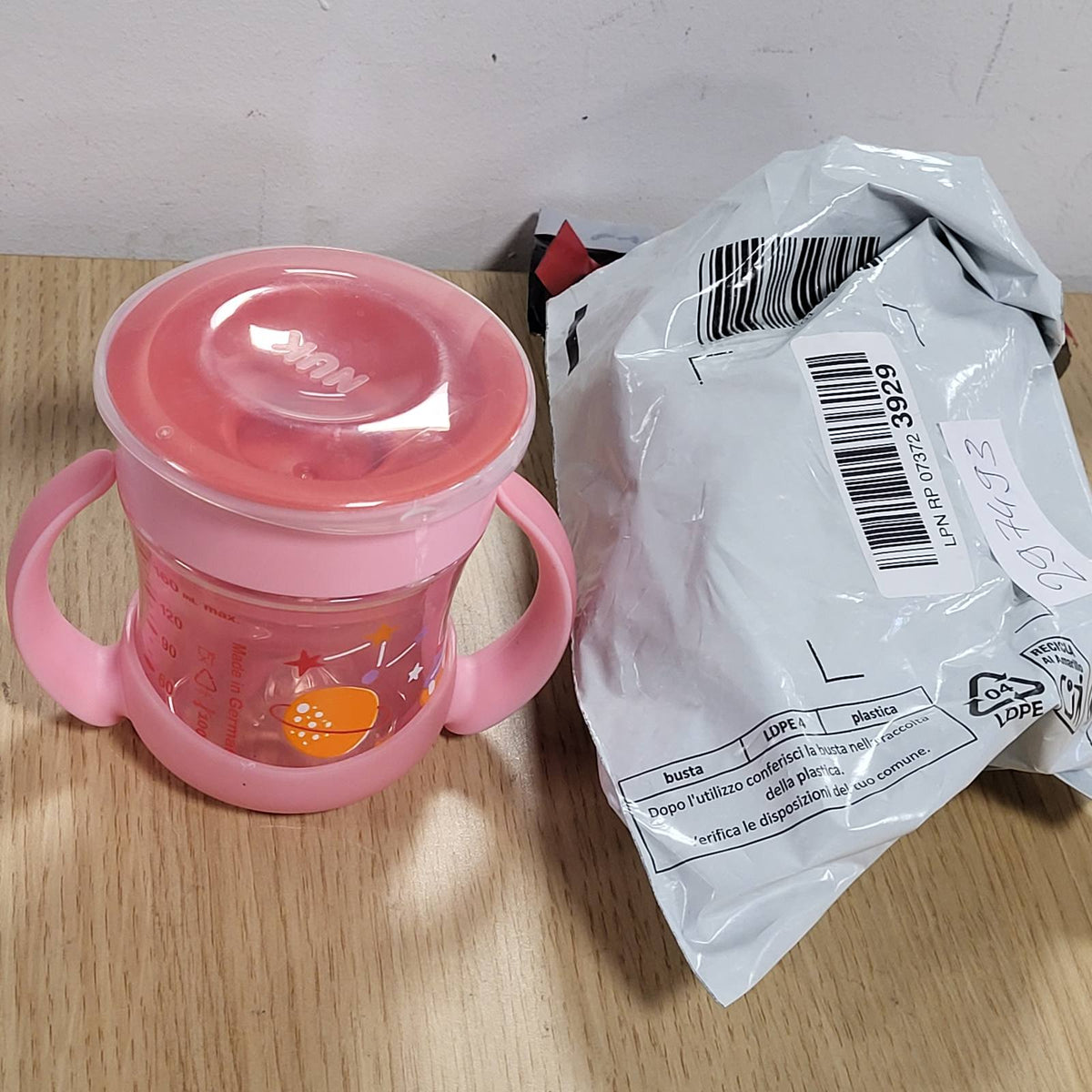297493 - NUK Mini Magic Cup Kupë për Stërvitje Night, 6+ Muaj, 160 ml, Rrip i papërshkueshëm nga rrjedhjet 360°, Doreza që kapen lehtë, Rozë