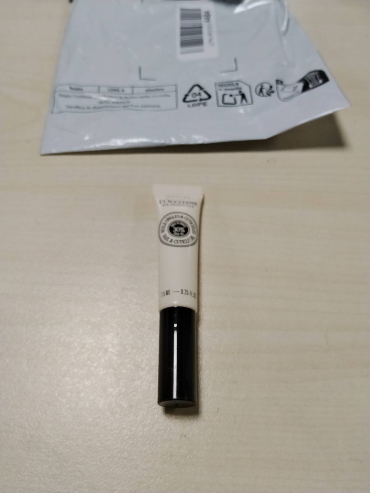 297274 - L'OCCITANE Shea Butter (Karité) Nail & Cuticle Oil, 7.5ml