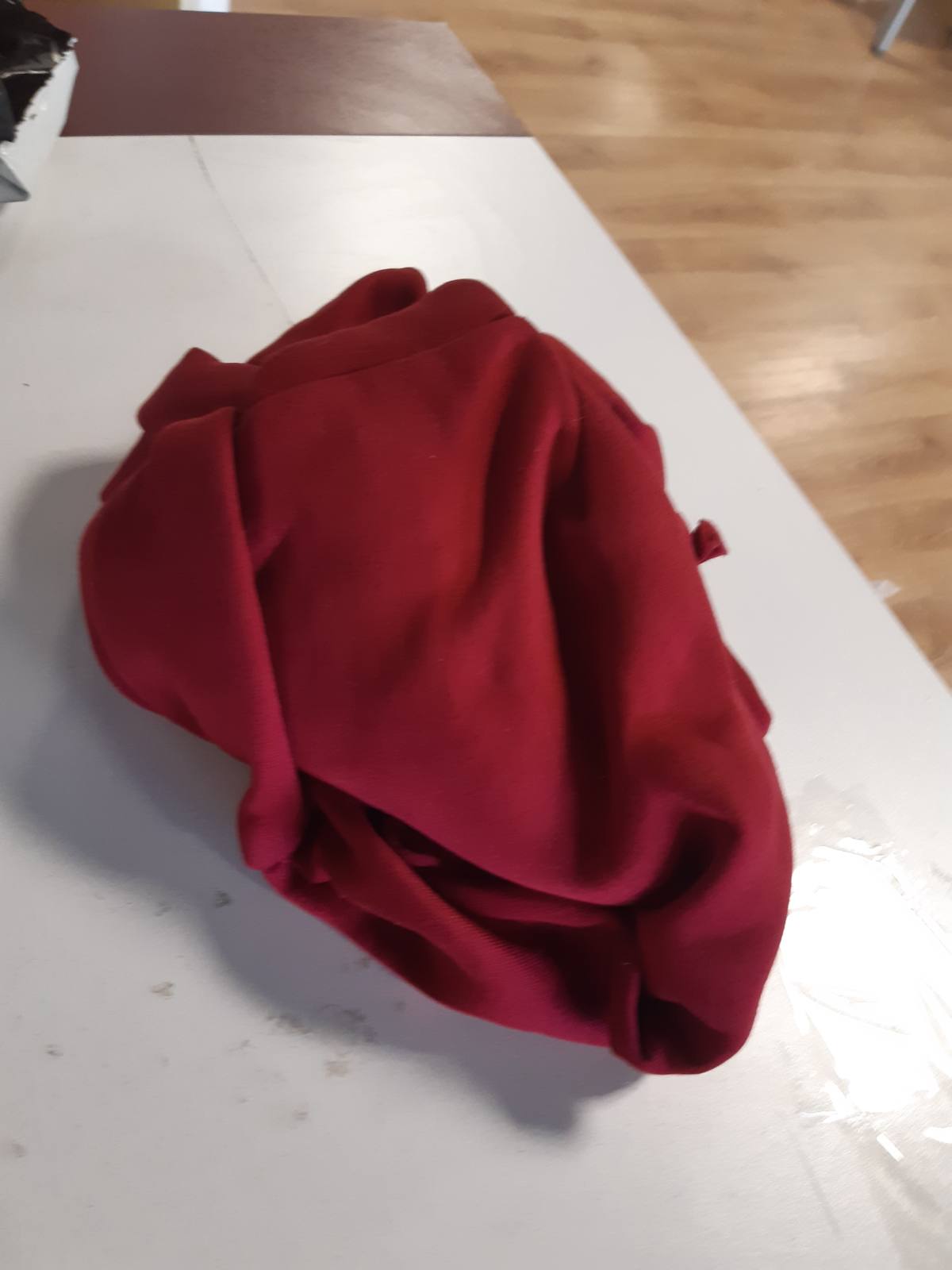 294256 - LINTRA Çantë shpatullash burgundy për qen, poliester, kapacitet maksimal 7.5 kg
