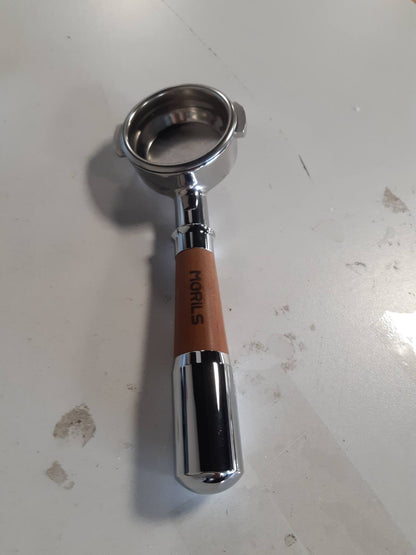 293140 - MORILS Portafilter pa fund 58 mm, i pajtueshëm me E61, Flair 58, ECM, Rocket, mbajtëse filtri prej çeliku inox 58 mm me 1 shportë filtri, dorezë prej druri arre dhe çeliku inox