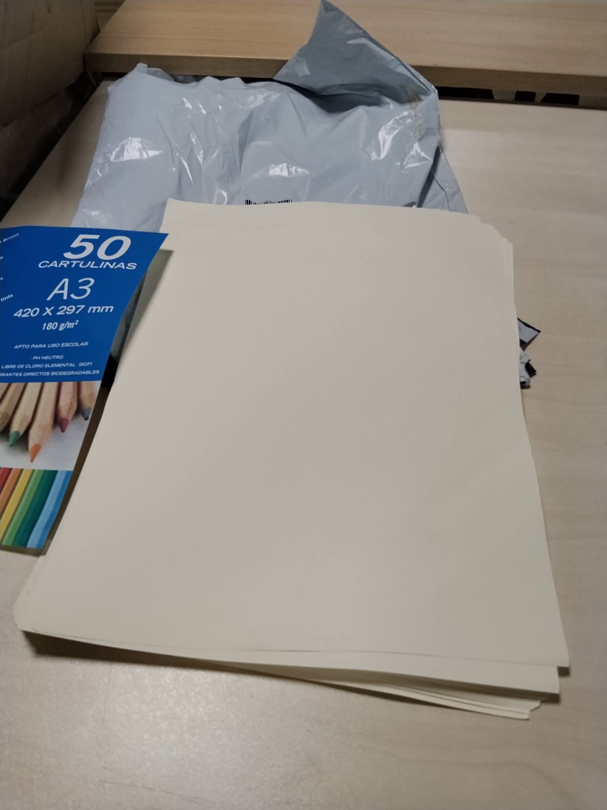 296259 - Dohe Karton A3, ngjyrë krem, për punime artizanale dhe printim (50 copë) - 21 x 29.7 cm - 180 g/m²