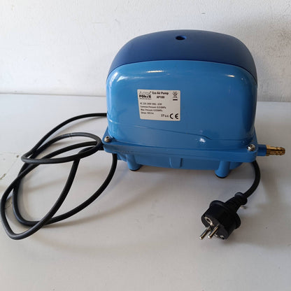 288493 - AQUAFORTE AP-100 - Pompë ajri 65W, presion maksimal 3.8m, për pishina/pellgje deri në 60m3, peshk maks. 50,000L, koi maks. 25,000L, 3.6kg, dalje 18mm