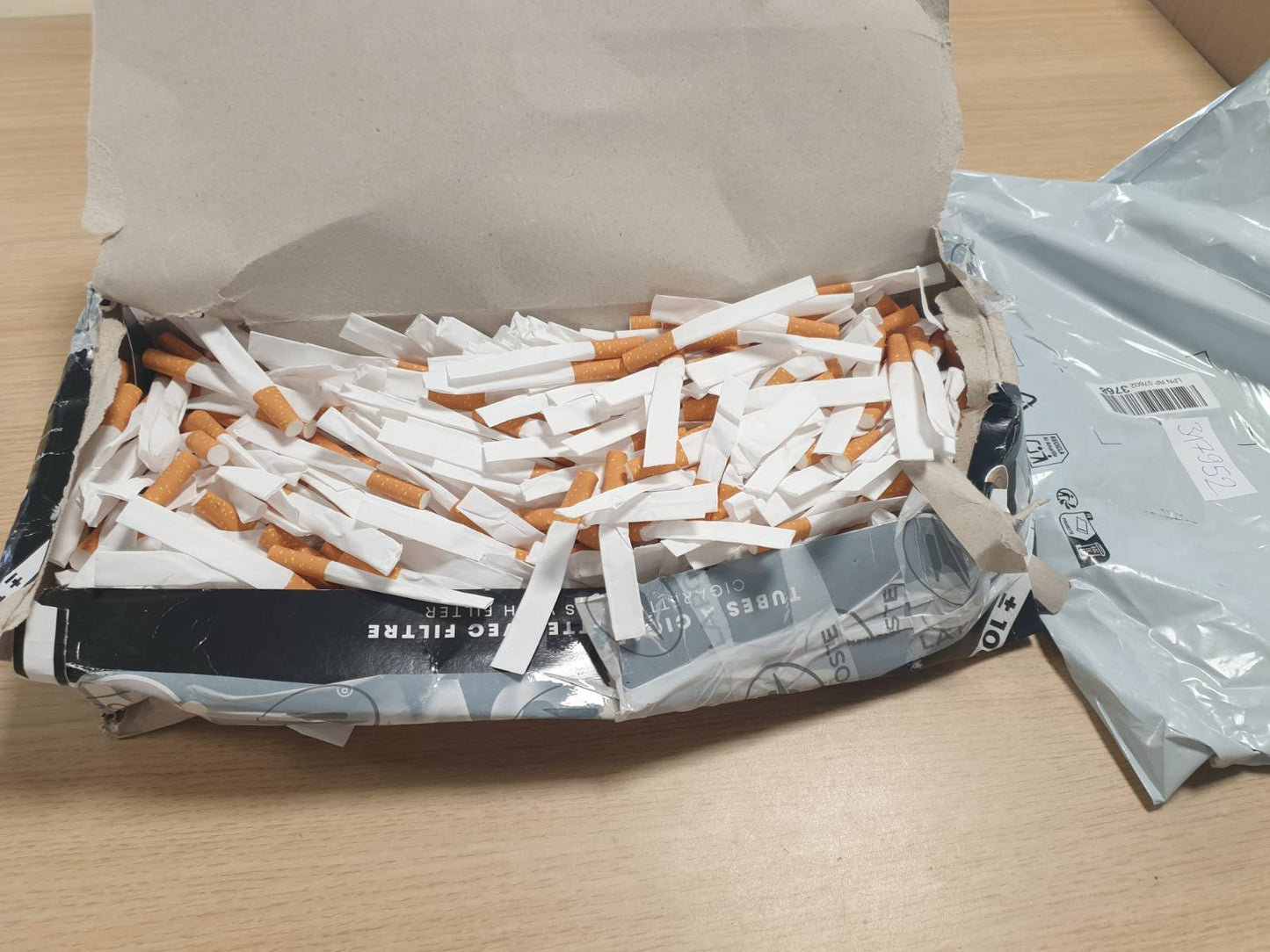 317952 - SLOOW Kuti me 1000 tuba cigaresh, Ruajtje shijeje, Filtrim optimal, Prodhuar në Evropë, Cilësi Premium, E përputhshme me makinat rrotulluese, 41682017