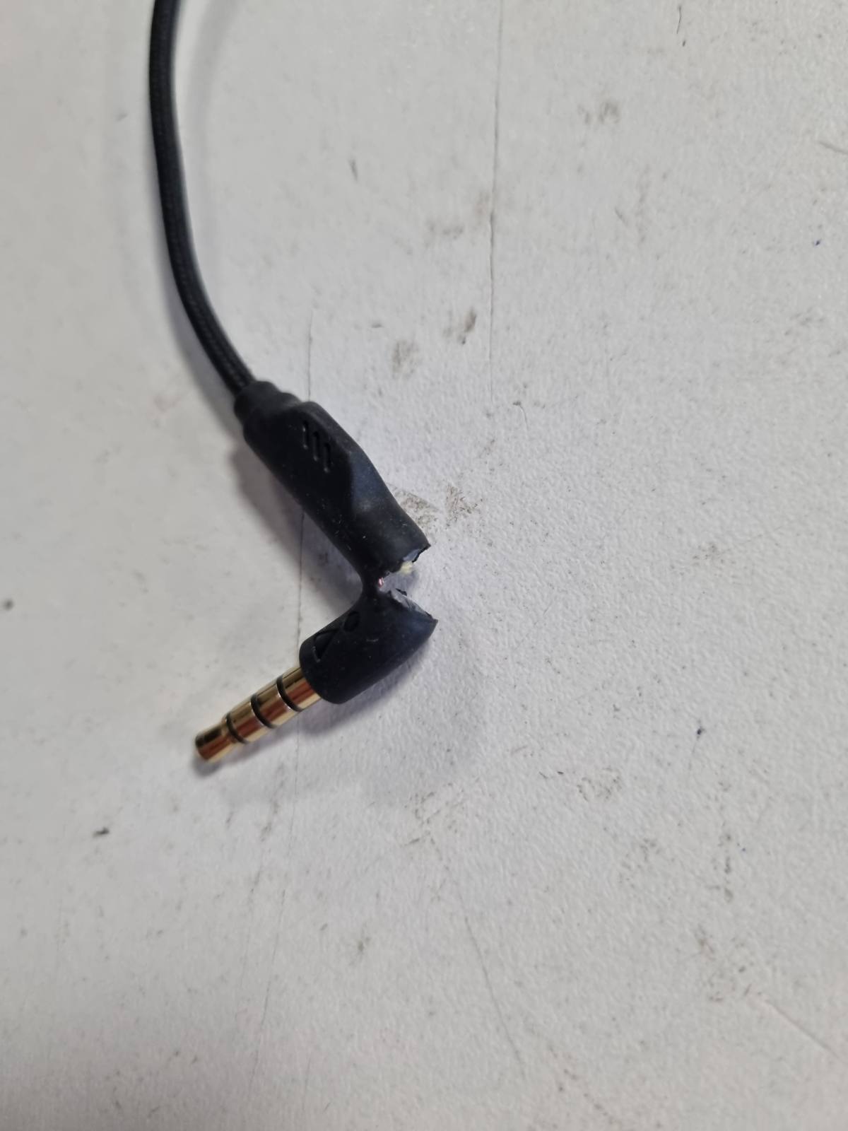 308885 - JBL Quantum 100N, kufje për lojëra me tel mbi vesh me mikrofon të shkëputshëm, JBL QuantumSOUND Signature, blu/e kuqe