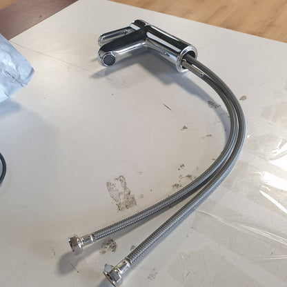 288551 - GROHE BauEdge Rubinet përzierës për lavaman, 15 cm i lartë, me fishek qeramik, Instalimi i lehtë, Krom, Model 23330000