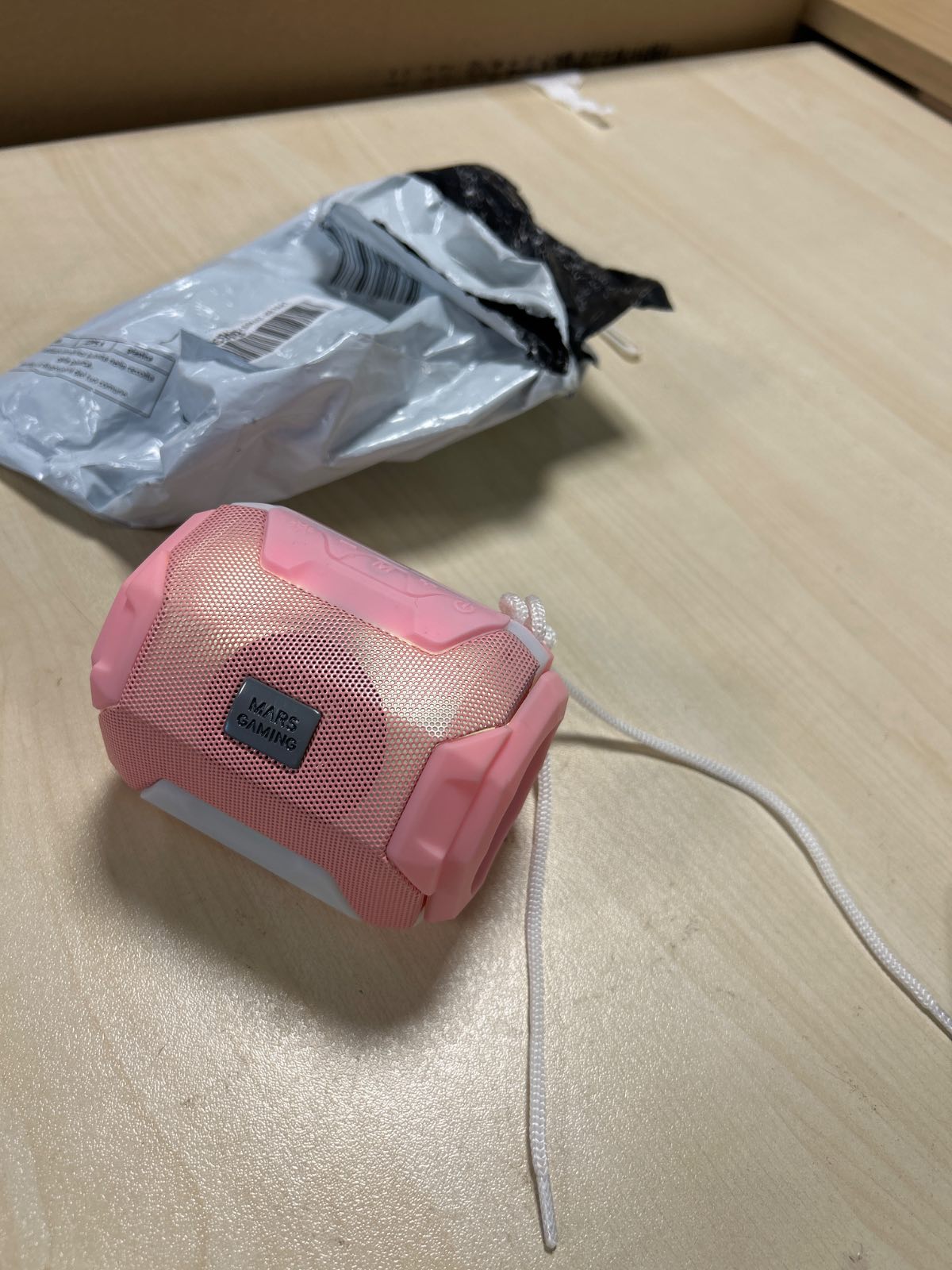 274118 - Mars Gaming Altoparlant Bluetooth MSBAX 10W, ndriçim RGB Flow, drajverë Ultra-BASS, Bluetooth 5.0, radio USB/MicroSD/FM, jetëgjatësi baterie 8 orë, kompakti dhe i lëvizshëm, rozë