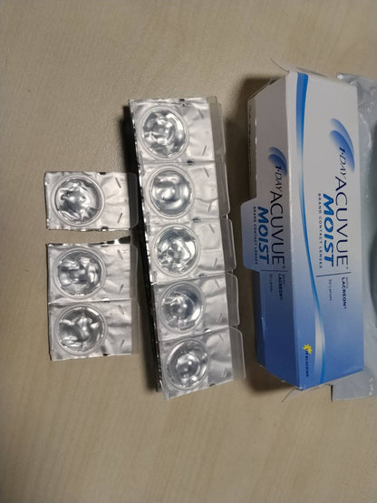 316792 - ACUVUE MOIST Lente kontakti ditore 1.75 dioptri, BC 8.5, Mbrojtje nga rrezet UV, 28 lente, për sy të ndjeshëm dhe persona që vuajnë nga alergjitë