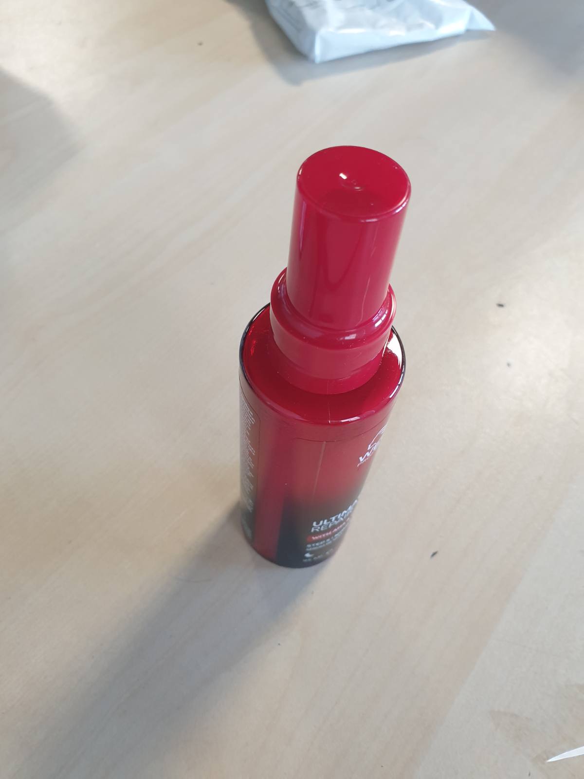 275236 - WELLA Ultimate Repair Night Serum - Serum pa shpëlarje nga Wella Professionals – Kujdes i thellë kondicionues për të gjitha llojet e flokëve – Kundër kaçurrelave dhe majave të ndara 95 ml.