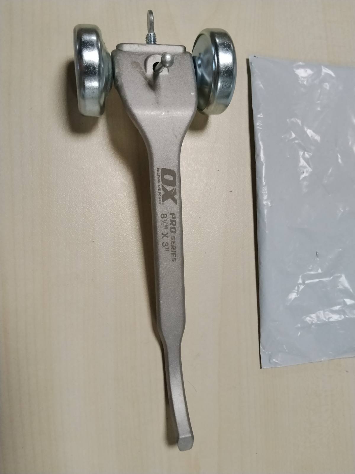 289221 - OX Tools Kruajtëse Fugash Mjet Profesional për Muraturë 220x75mm – OX-P031003, Llaç Fugash me Gërshetim për Fuga Muraturë