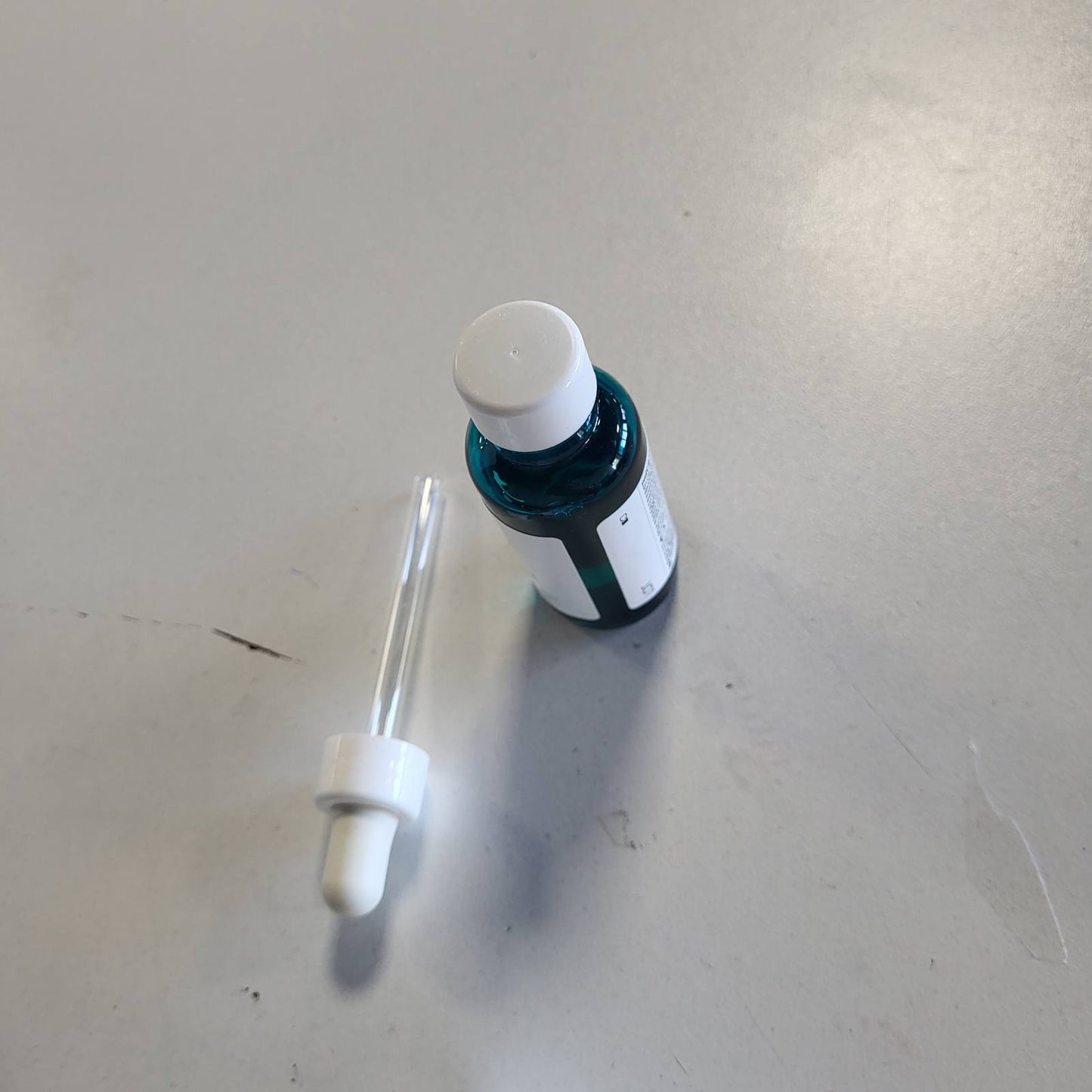 316299 - LA ROCHE-POSAY Serum me përqendrim të lartë për lëkurë të yndyrshme dhe të prirur ndaj akneve, 30 ml, me niacinamidë dhe acid salicilik, Effaclar