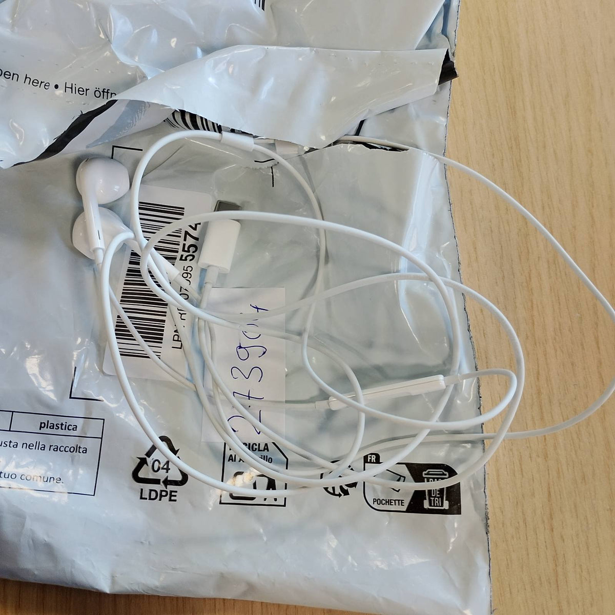 273904 - APPLE Kufje USB-C