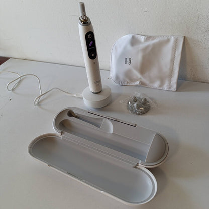 315035 - ORAL-B Furçë dhëmbësh elektrike iO Series 10, 3 koka furçe, iOSenses, Kuti udhëtimi me karikim, 7 mënyra pastrimi, e bardhë