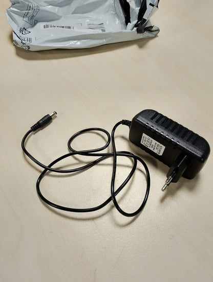 274073 - TECHZOCO Furnizim me energji 20 V, Adaptor energjie, Karikues muri 20 V, Lidhës DC 5.5 x 2.1 mm, i zi, 2 Amper