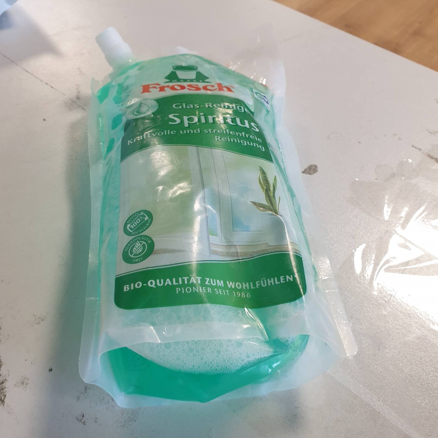 319209 - FROSCH Pastrues qelqi, 950ml, për sipërfaqe shtëpiake dhe xhama makinash