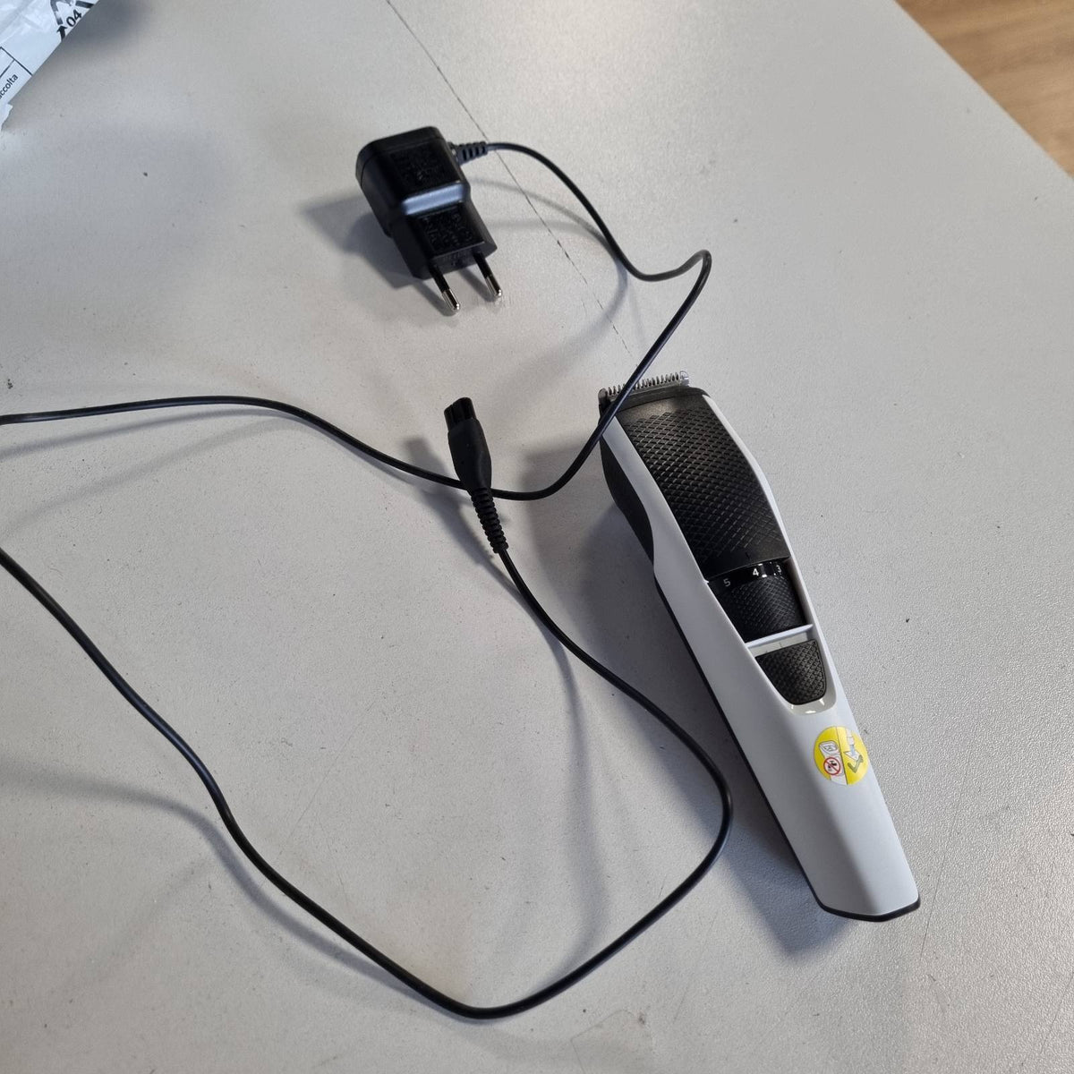303183 - PHILIPS Makinë prerëse për mjekër Seria 3000, Modeli BT3206/14