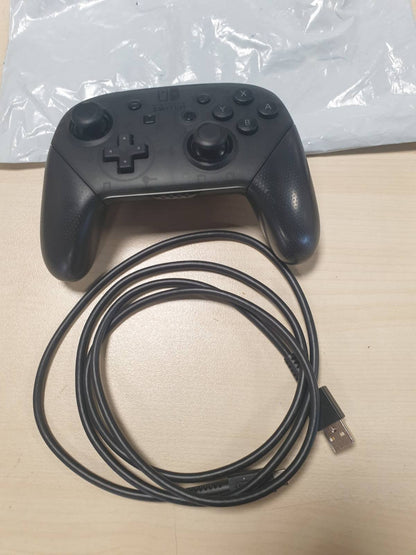 267990 - NINTENDO Kontrolluesi Switch Pro