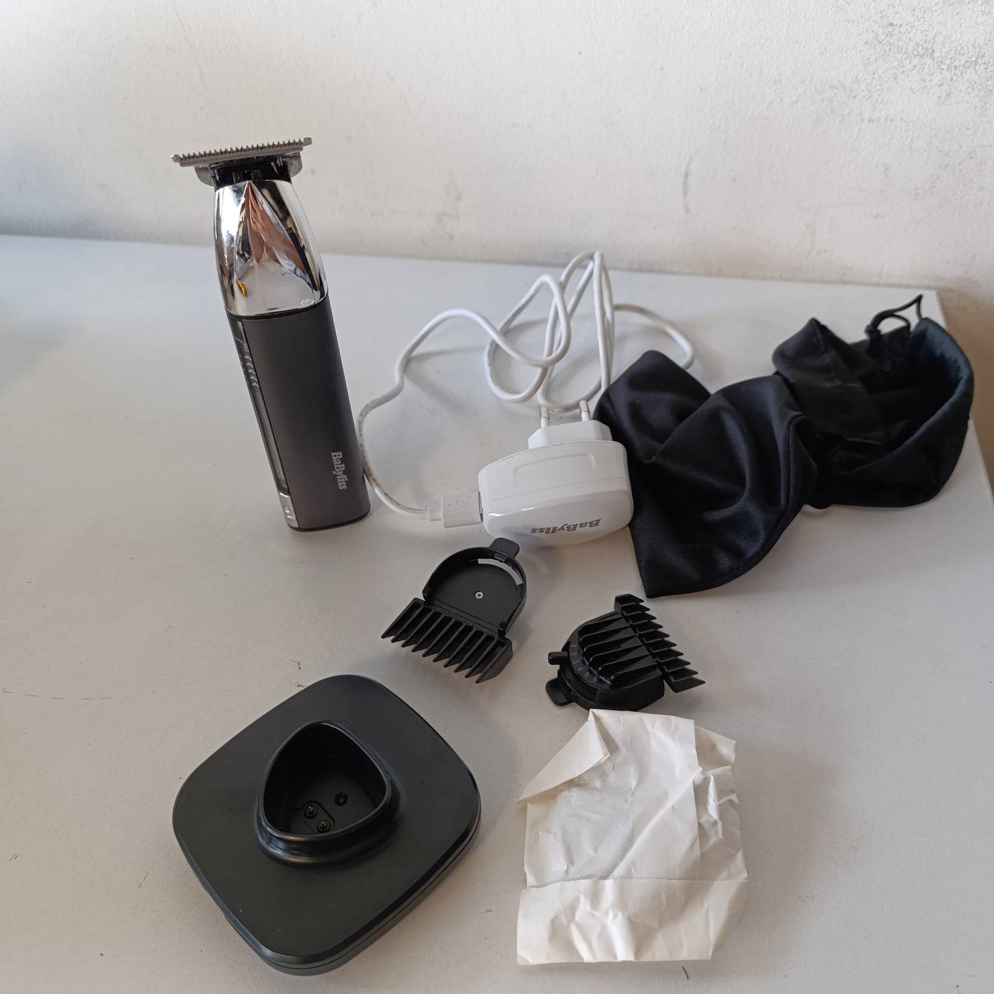 289452 - BABYLISS Makinë prerëse metalike për mjekër dhe kaçurrela Super-X – Teh çeliku japonez, bateri litium-jon, 5 orë kohëzgjatje pa tel, rezistente ndaj ujit, T996E