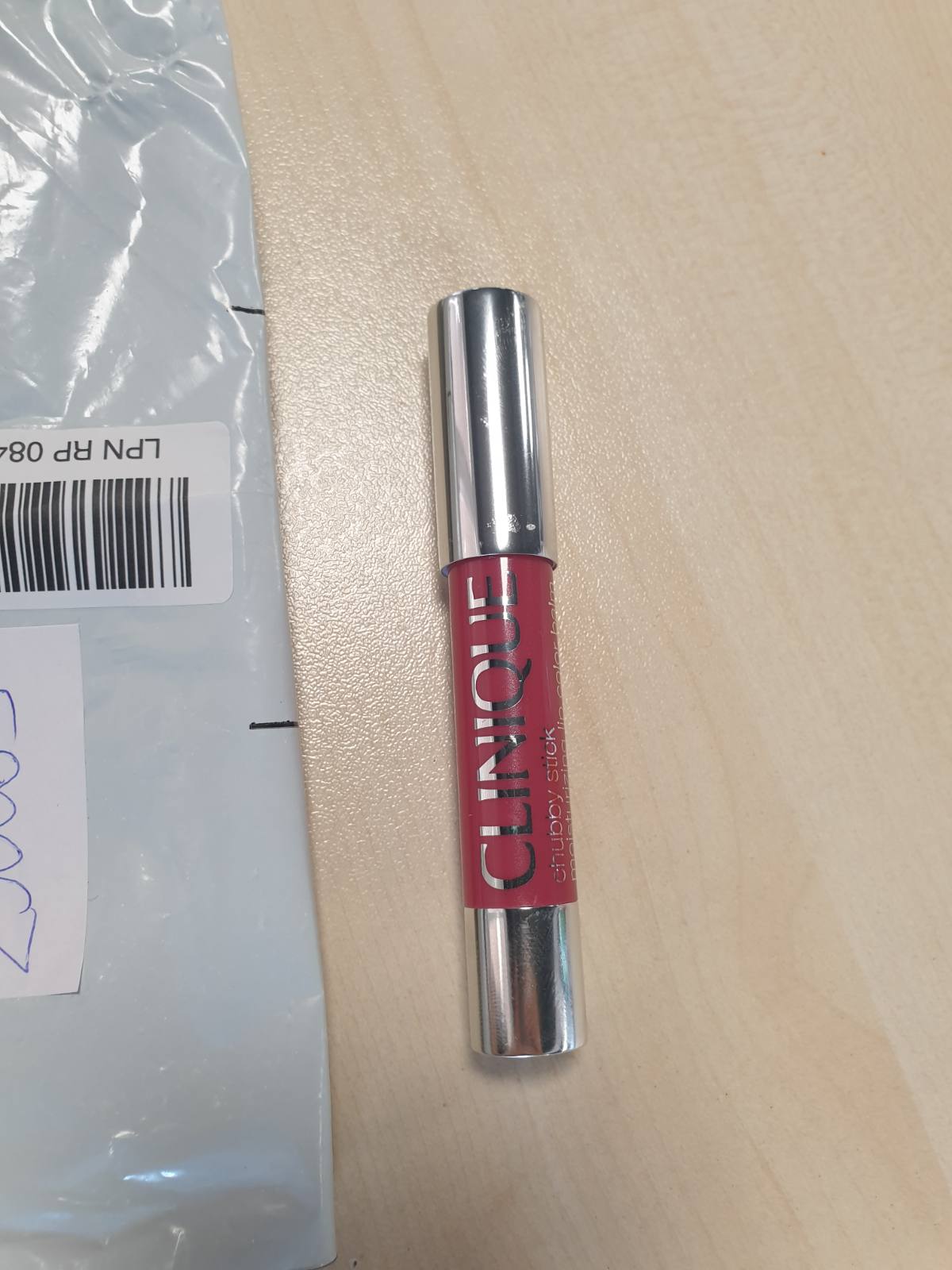 290063 - CLINIQUE Balsam me Ngjyrë Buzësh Chubby Stick™, 3.8 g, hidratues