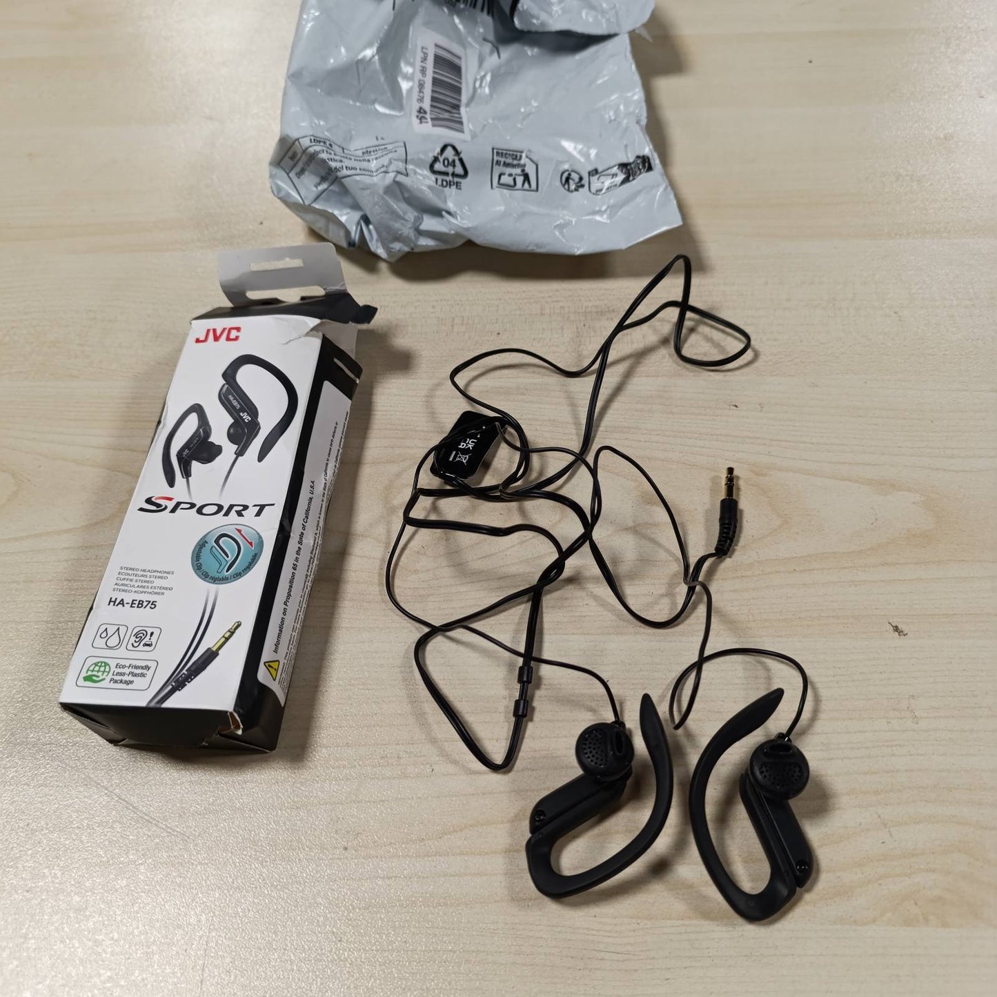 274090 - JVC Kufje Sportive HA-EB75-BN-U - Rezistente ndaj Spërkatjeve IPX2, të Zeza