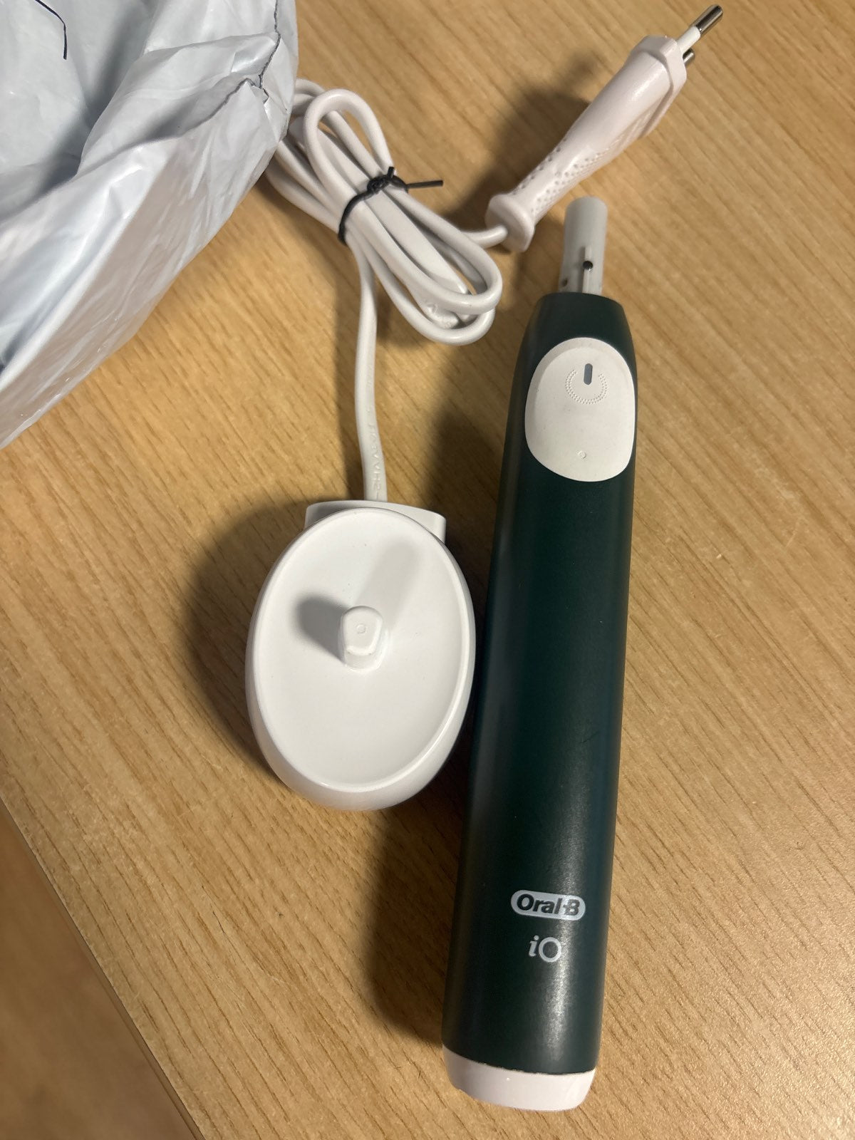 301717 - Oral-B iO 2 Furçë dhëmbësh elektrike, kokë furçe zëvendësuese, ngjyrë jeshile pylli
