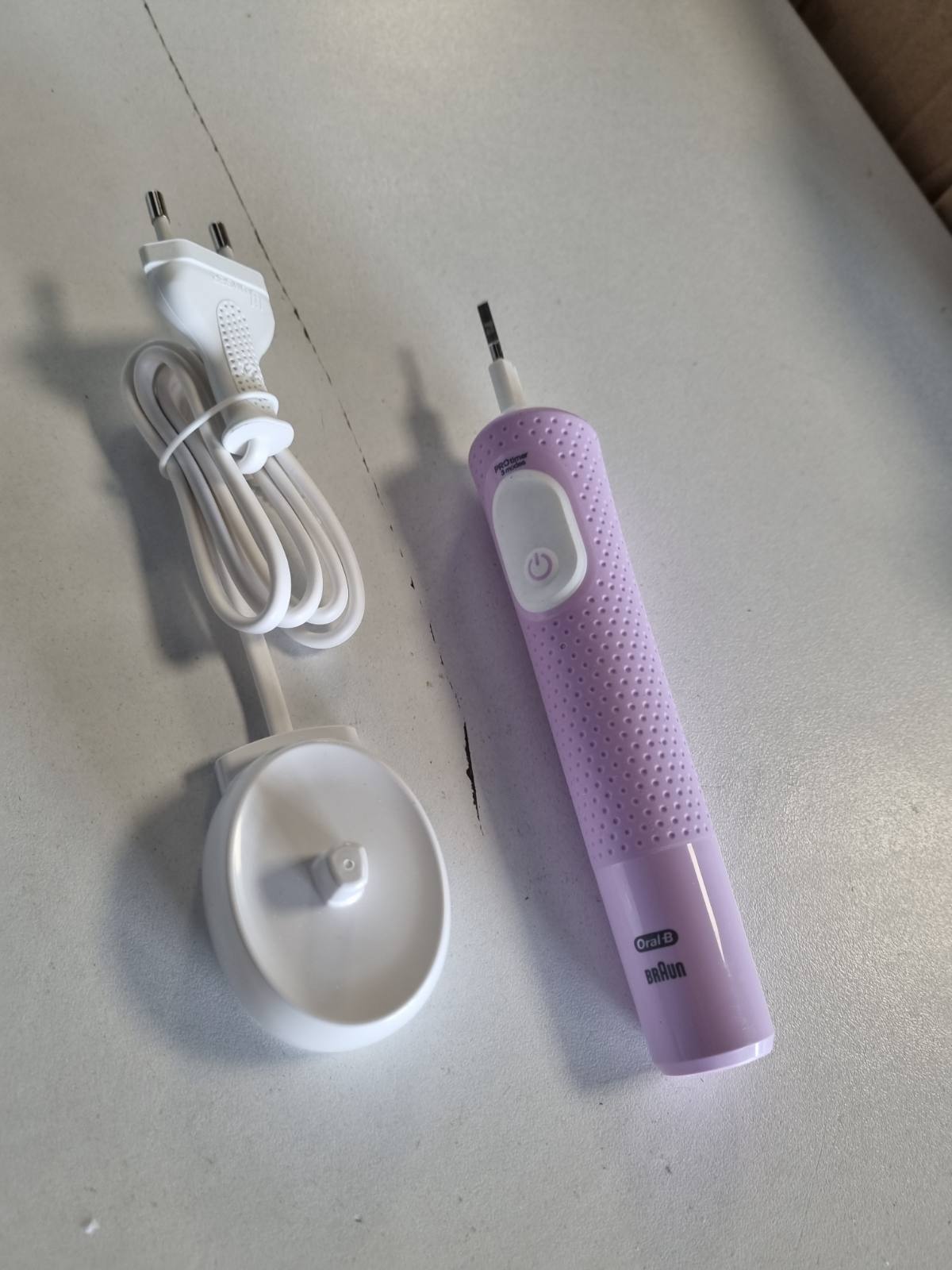 302138 - ORAL-B Furçë dhëmbësh elektrike Vitality Pro, ngjyrë vjollcë