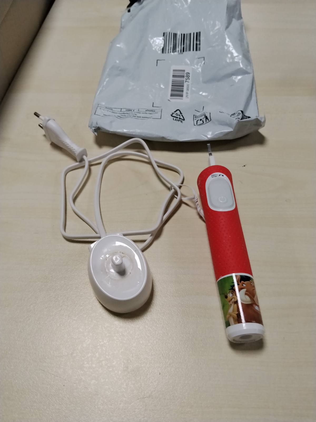 301915 - ORAL-B Furçë dhëmbësh elektrike Pro Kids 3+ The Lion King për fëmijë, e bardhë/e kuqe