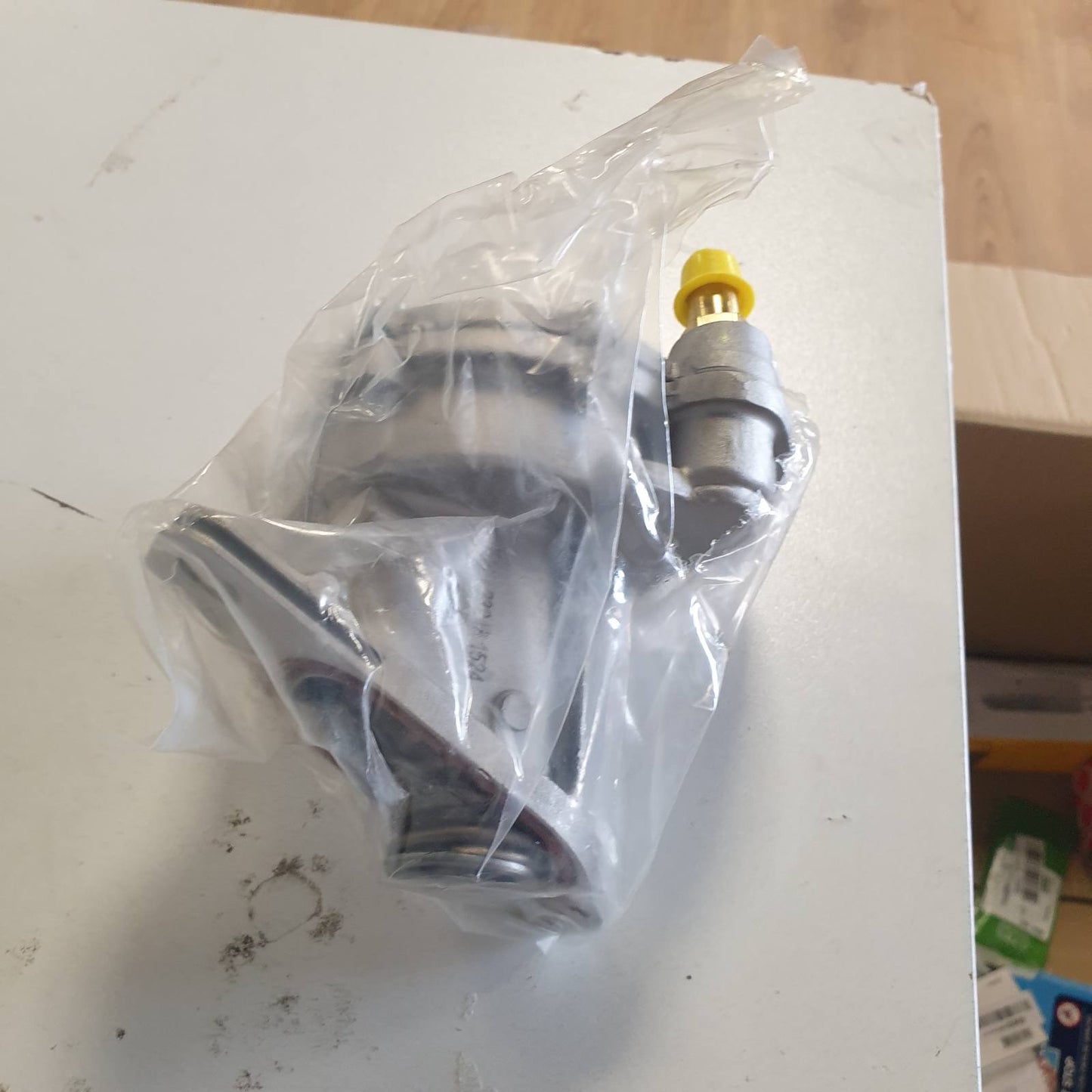 322210 - febi bilstein Pompë vakumi 23248 me guarnicion, 1 copë