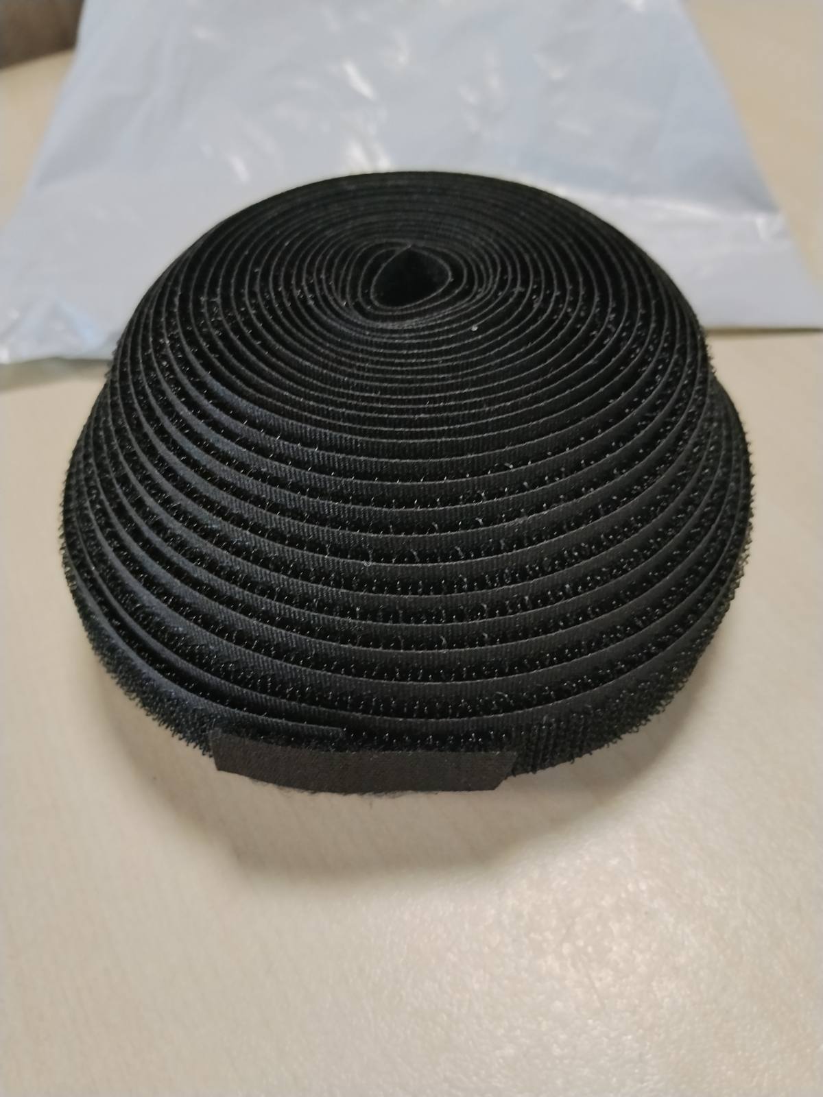 296476 - Shirit me grep dhe lak për qepje, set 16 mm x 5 m, E zezë