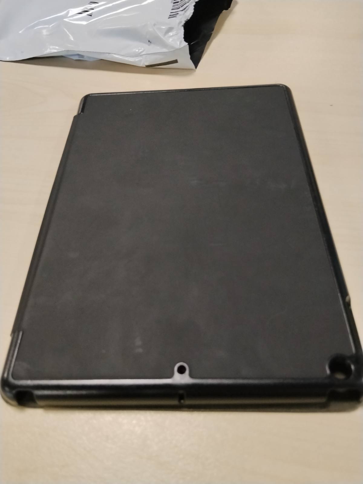 305365 - HAMA Mbështjellëse për Apple iPad 2021/2020/2019 10.2" e zezë, mbështjellëse e palosshme, mbrojtëse me funksion mbështetëse, mbulesë magnetike