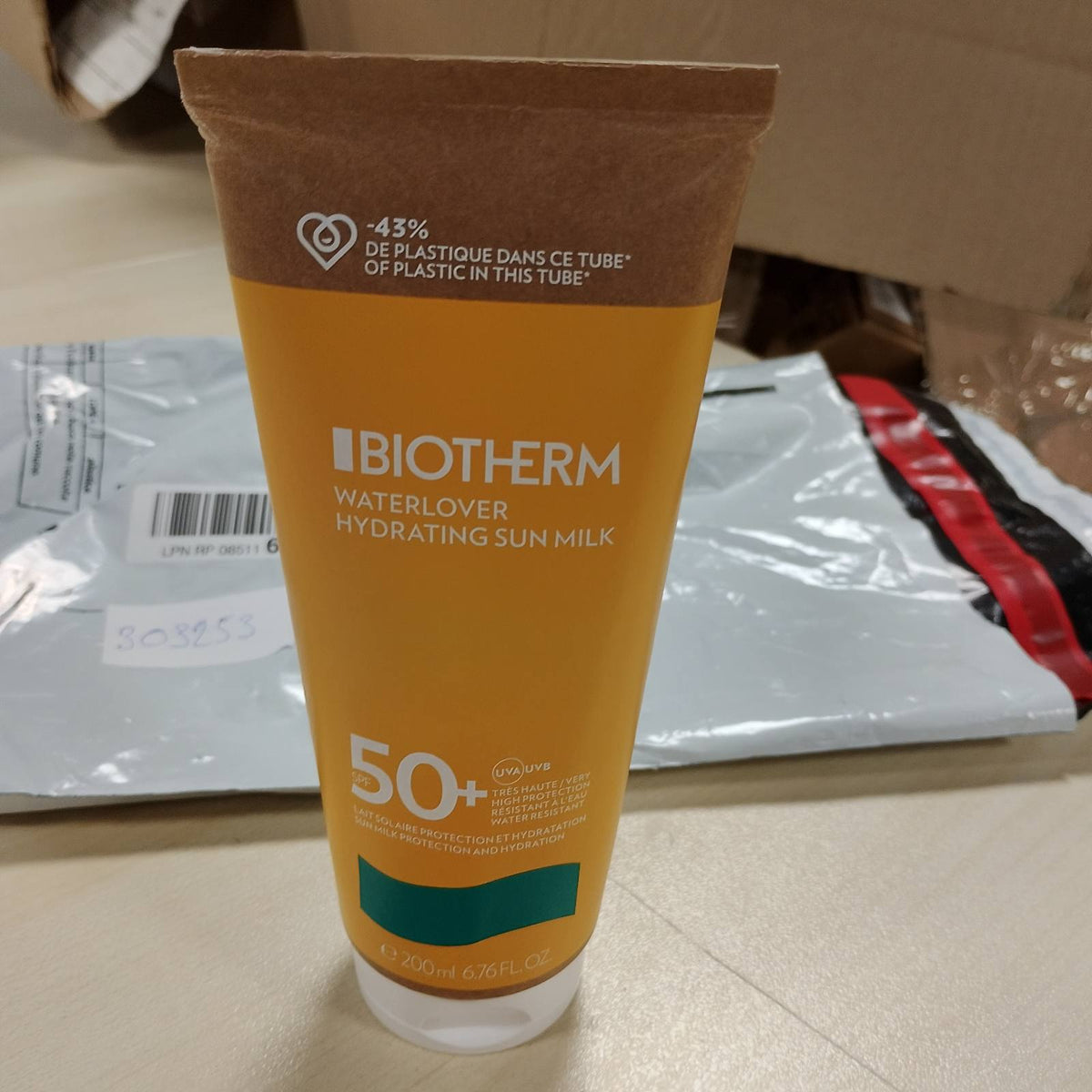 303253 - BIOTHERM WATERLOVER - Locion hidratues kundër diellit SPF 50, krem rezistent ndaj ujit
