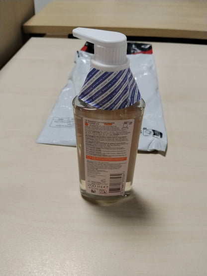 303524 - NEUTROGENA Pastrues Fytyre për Kontrollin e Njollave 2% me Acid Salicilik (200 ml), Xhel Pastrues i Butë Ditor
