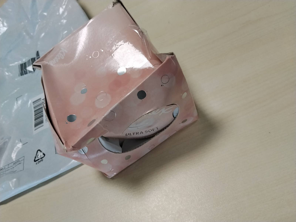 305521 - Kleenex Peceta higjienike Ultra të buta për fytyrën, kuti standarde e vetme