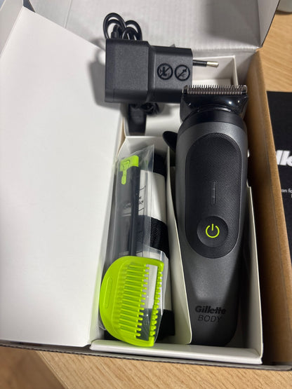 305708 - GILLETTE Makinë prerëse për meshkuj Labs Body + Intimate i7, 8 aksesorë, e zezë
