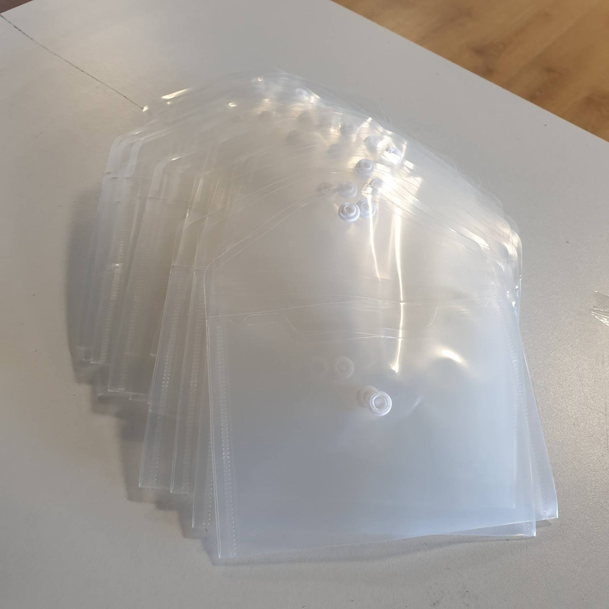310038 - SHUESS Set me 50 pjesë me mbulesa plastike A6 – Zarfe A6 – mbulesa të vogla plastike – dosje transparente për letra për shtëpi, zyrë, shkollë