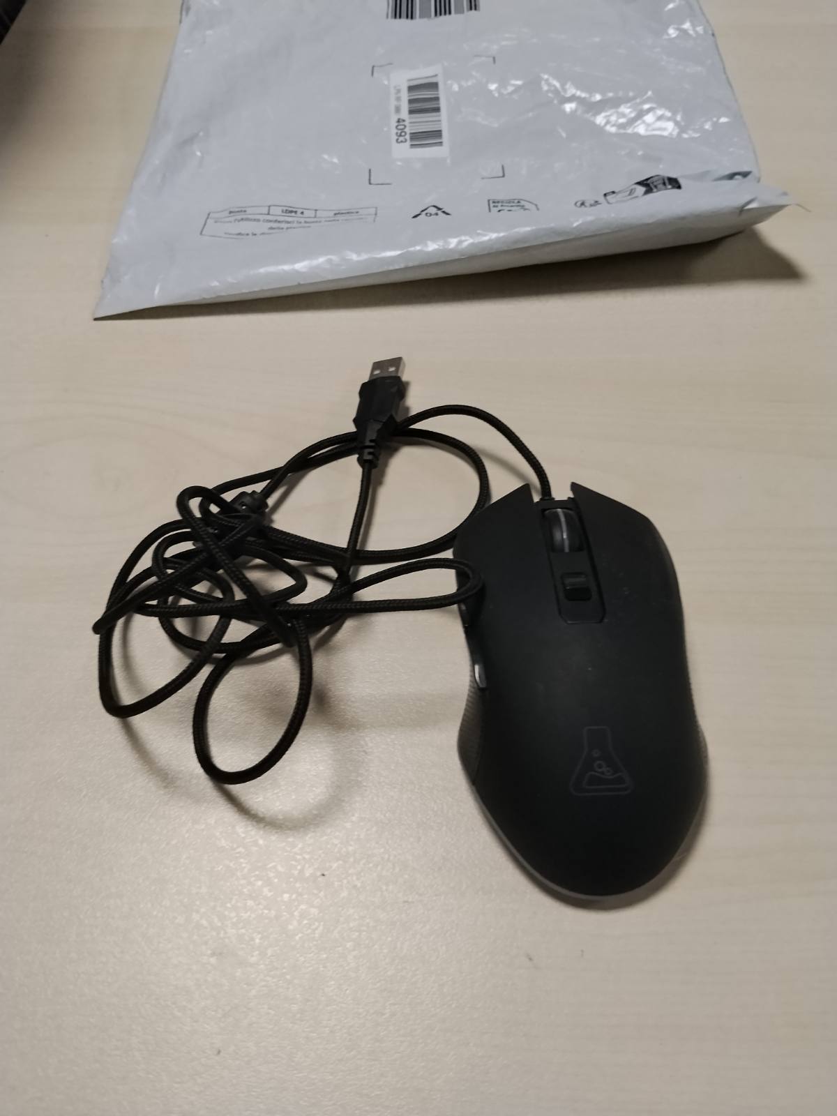 296281 - G-LAB: Maus Lojërash USB me Tel Kult Helium - Sensor Optik 800 deri në 6400 DPI, Ndriçim Prapa LED me 7 Ngjyra, 6 Butona, i Kompatibël me PC, PS4, Xbox One dhe PS5