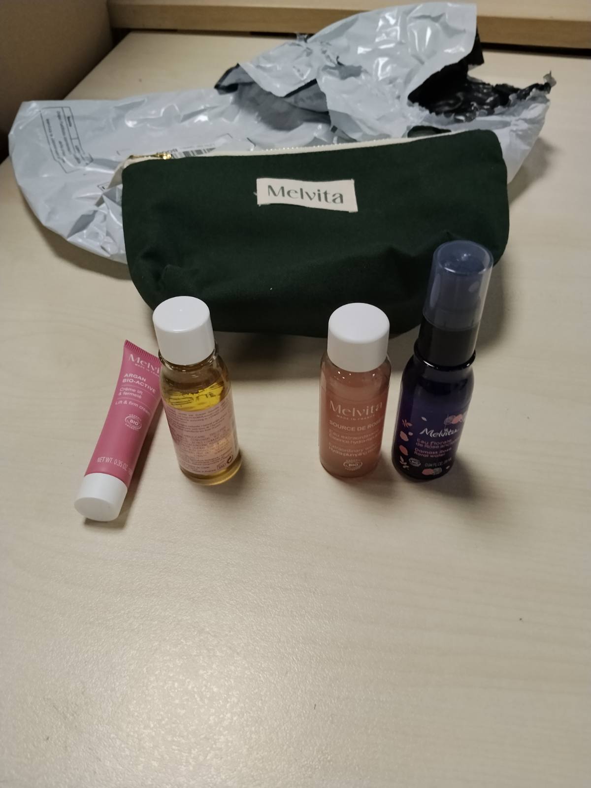 297141 - MELVITA Kit për Kujdesin e Fytyrës për Udhëtim, për të gjitha llojet e lëkurës