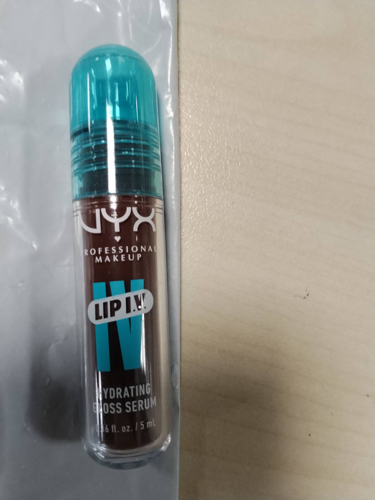 321784 - NYX PROFESSIONAL MAKEUP - Shkëlqyes buzësh dhe bojë për buzë 2 në 1, Kujdes deri në 12 orë, Bojë për buzët hidratuese Lip IV, Ngjyrë: Espresso Soak