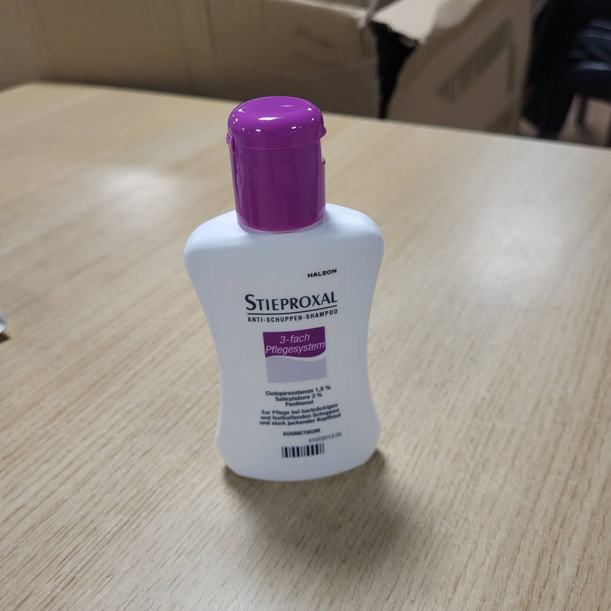 307835 - STIEPROXAL Sistemi i Kujdesit 3-në-1, Ciclopirox Olamine 1.5%, Acid Salicilik 3%, Panthenol, 100 ml, për kujdesin e zbokthit