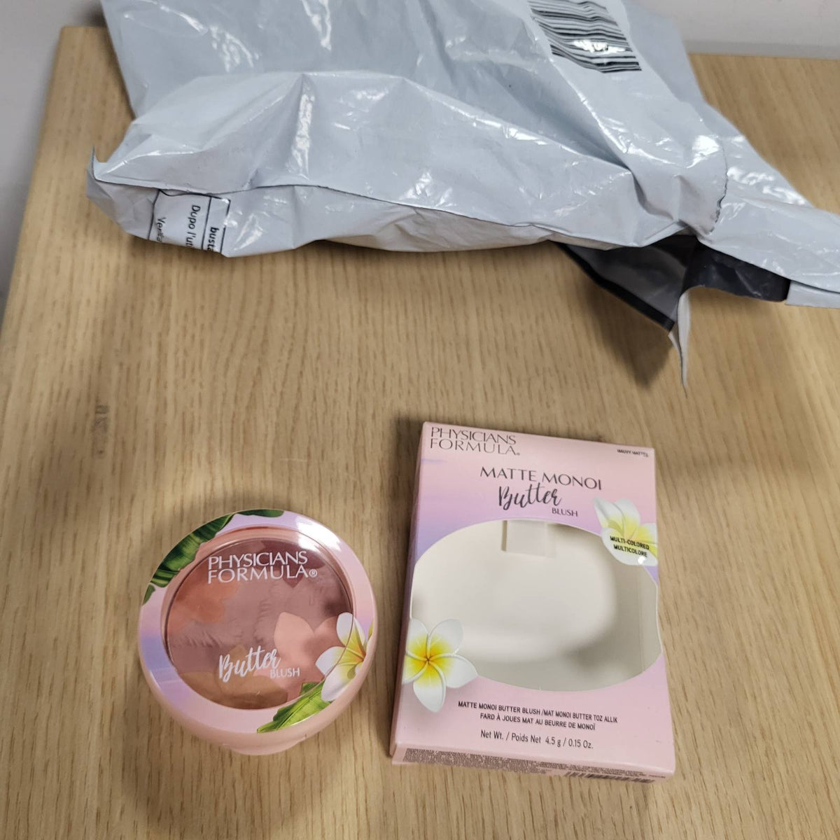 297483 - PHYSICIANS Formula Pudër për skuqje me gjalpë Monoi mat, Rozë mat, e papërshkueshme nga uji