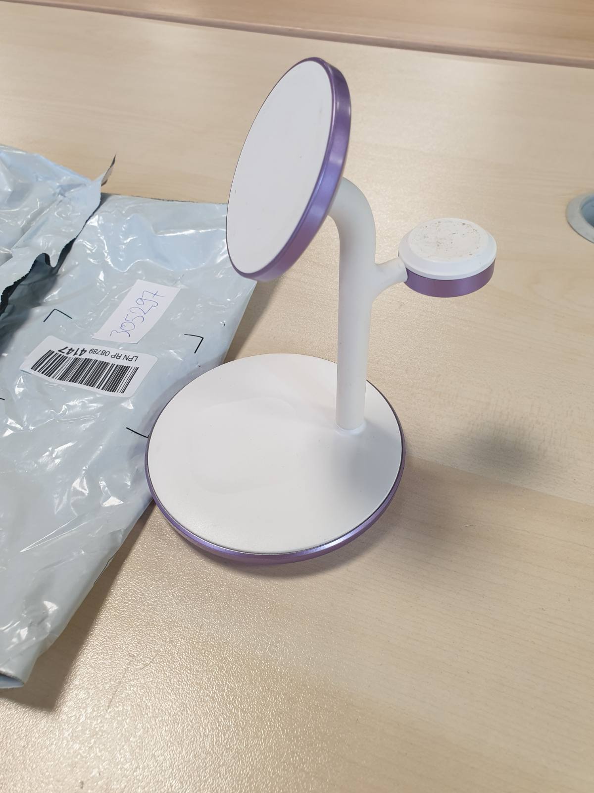 305297 - Stacion karikimi induktiv 3-në-1, Mag-Safe 15W për iPhone 15/14, Karikues Mag-Safe për iWatch Ultra 2/1/Series 9, AirPods, Vjollcë
